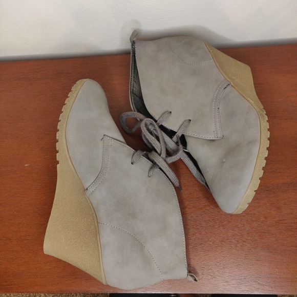 Gap Women's Shoes Wedge Heel Booties Gray Suede Lace Up Size 10. - Picture 5 of 8